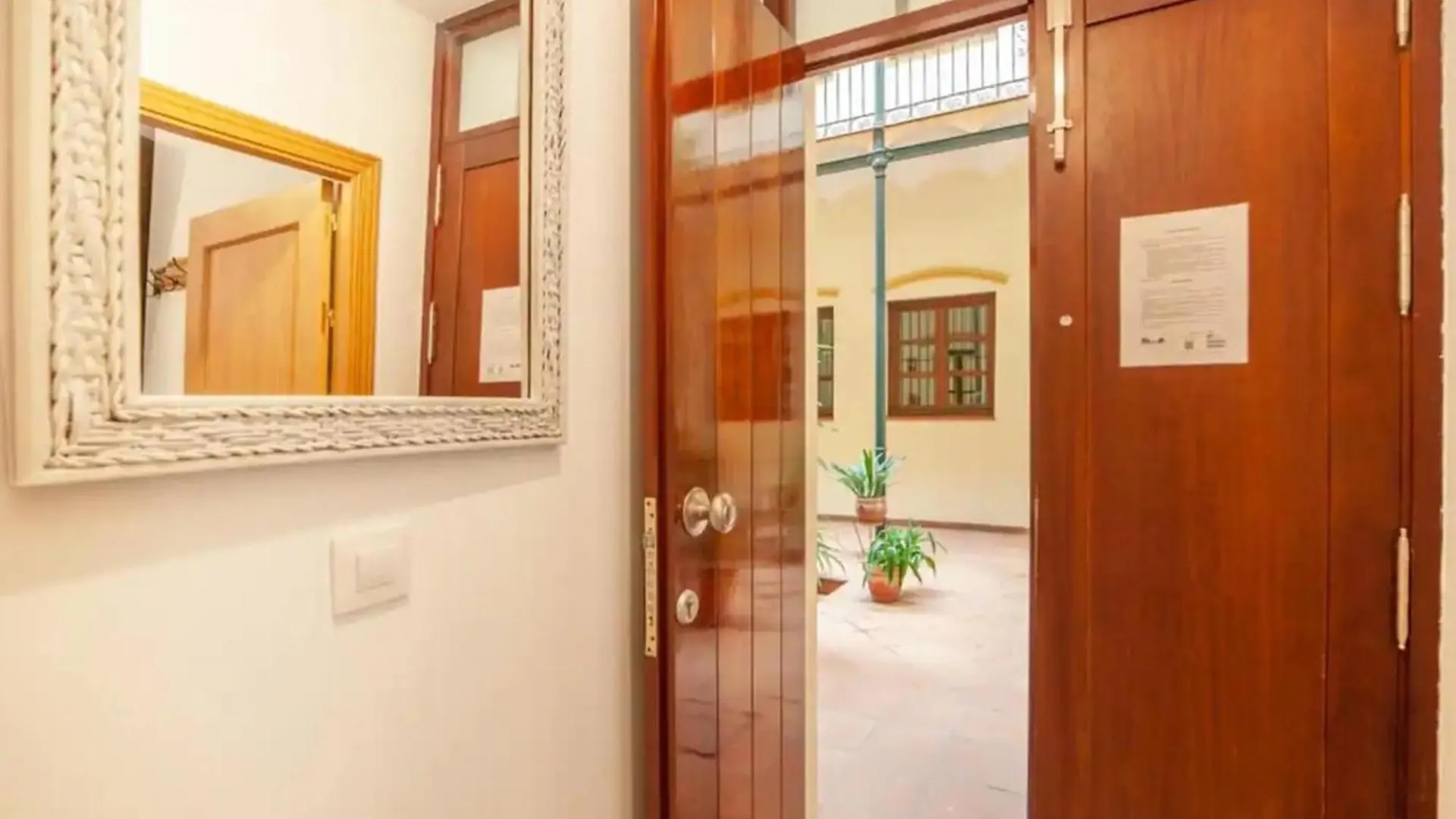 Monkeys Apartments Castilla Triana Севилья